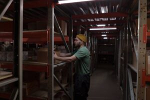 Distributor